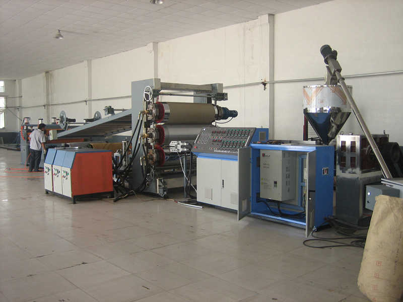 PVC Wide Floor Leather Extrusion Line