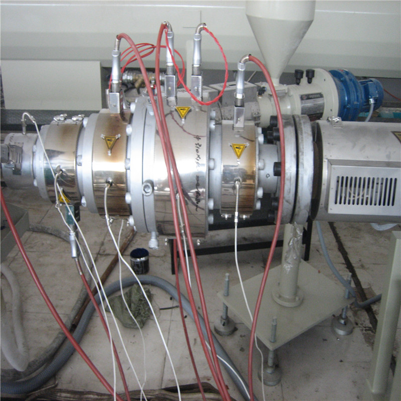 Tatlong-layer na PPR Pipe Extruder Extruding Machine